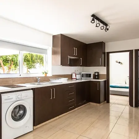 Bright 2-bed Flat, In Center דירה *